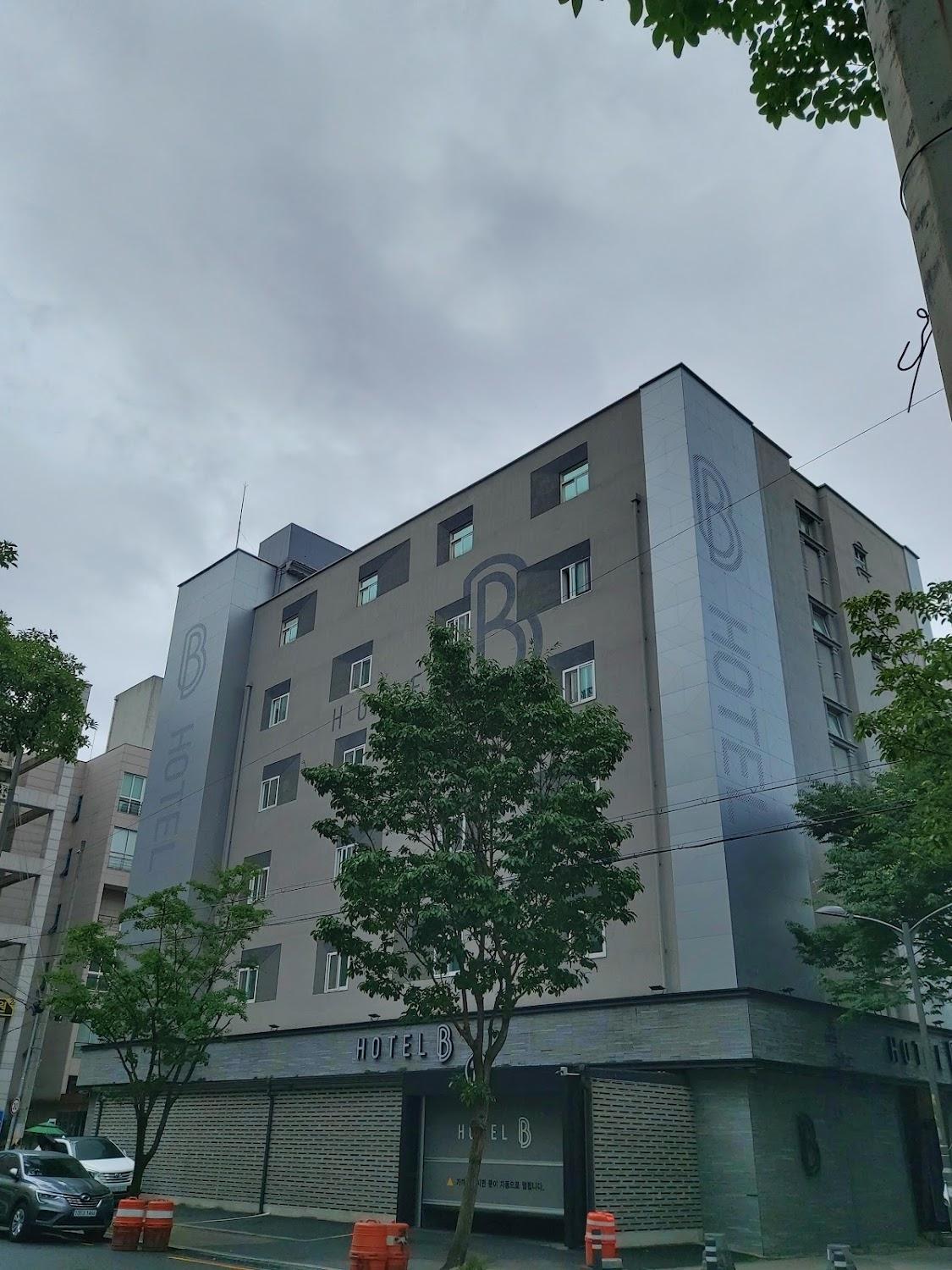 Cover Image for 호텔 비