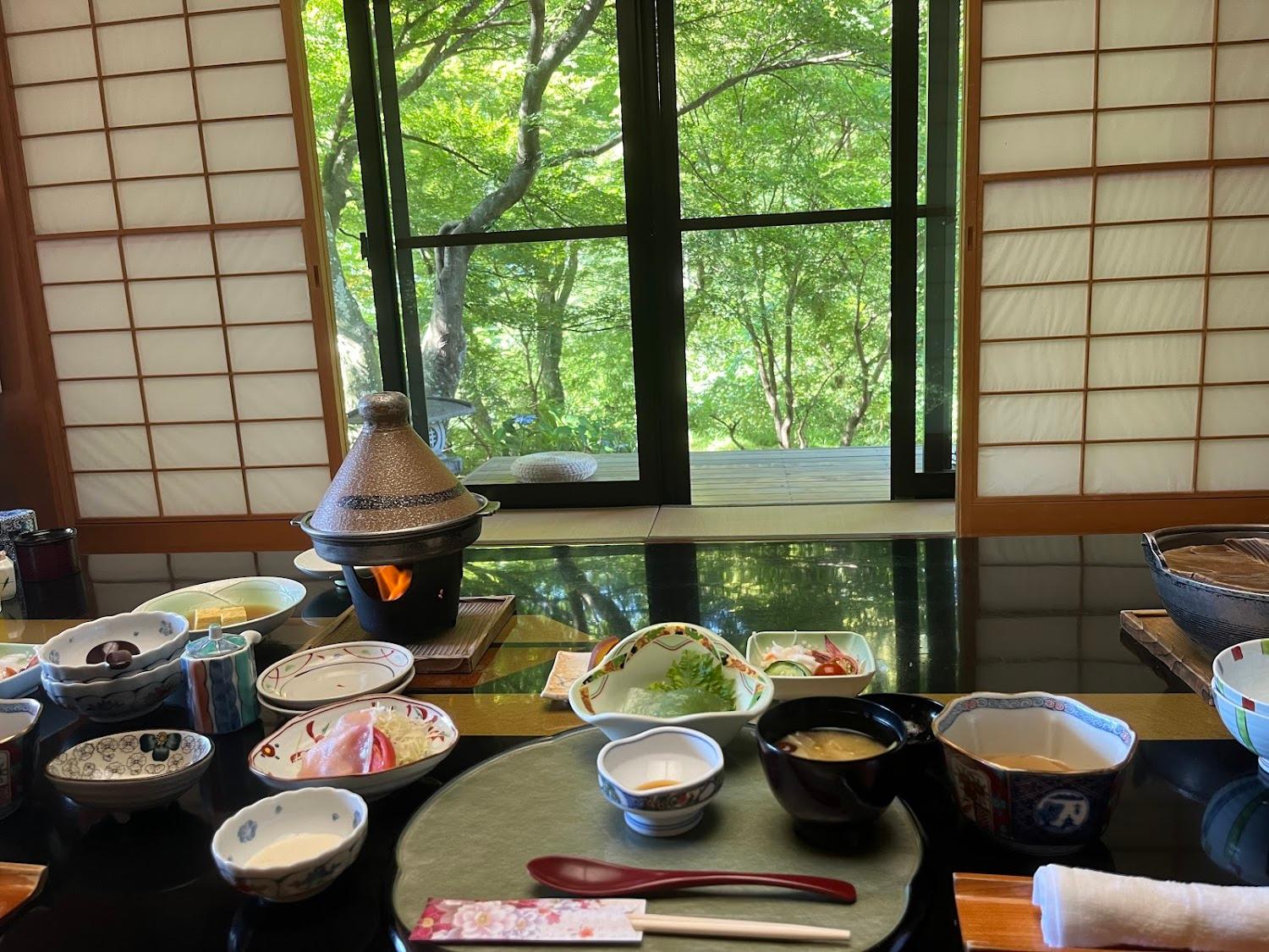 Cover Image for はせを亭