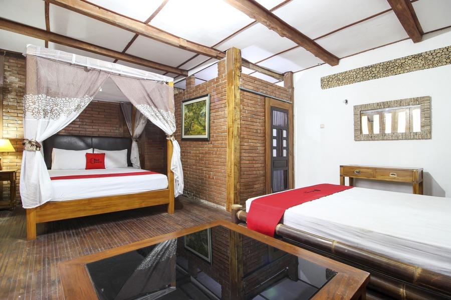 Cover Image for RedDoorz near Rumah Sakit Wirosaban