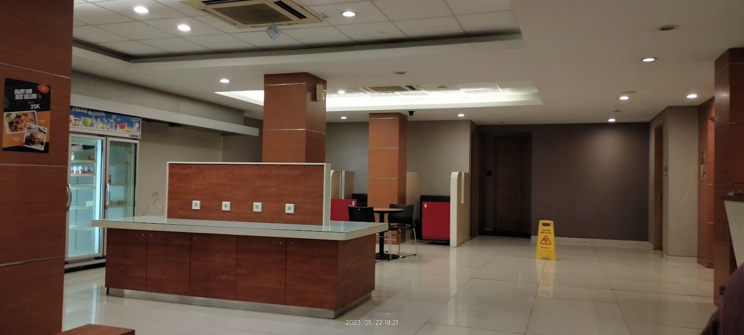 Cover Image for Life Hotel Stasiun Kota
