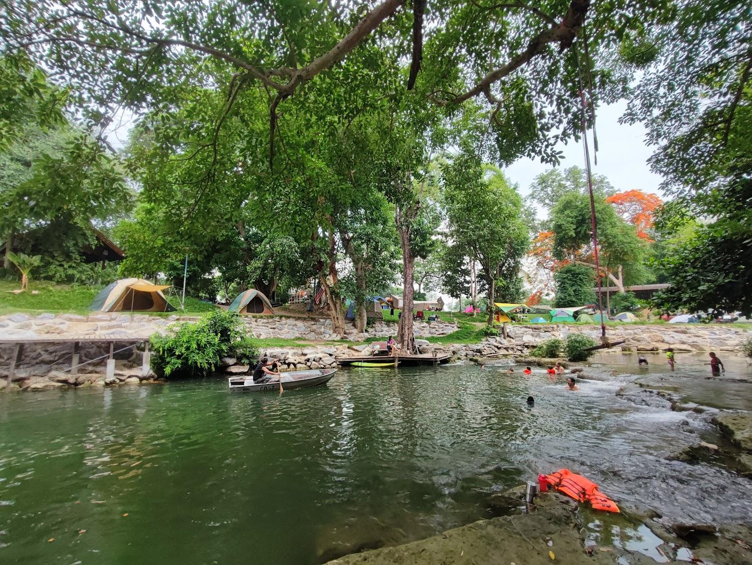 Cover Image for บ้านน้ำโอบรีสอร์ท