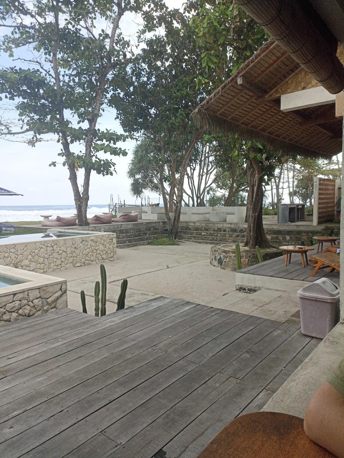 Cover Image for YOI BEACH HOUSE