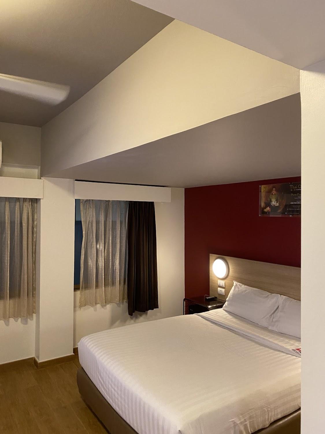 Cover Image for Red Hotel Hatnyai