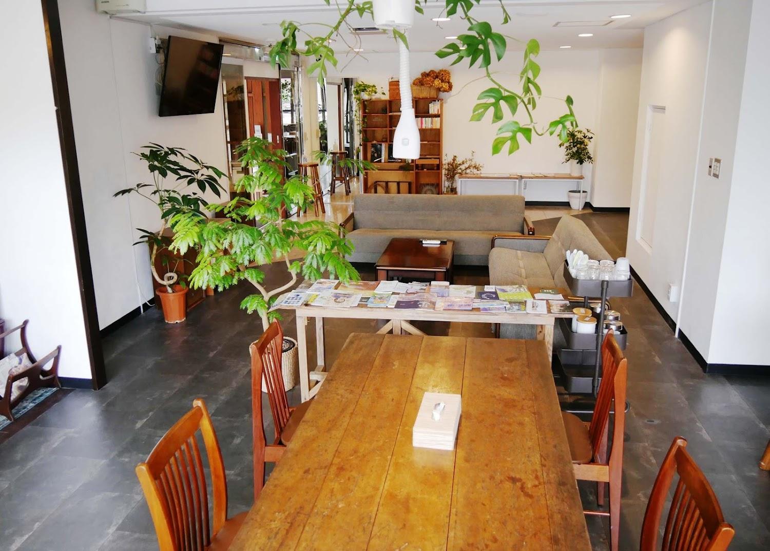 Cover Image for J-Hoppers Beppu Guesthouse