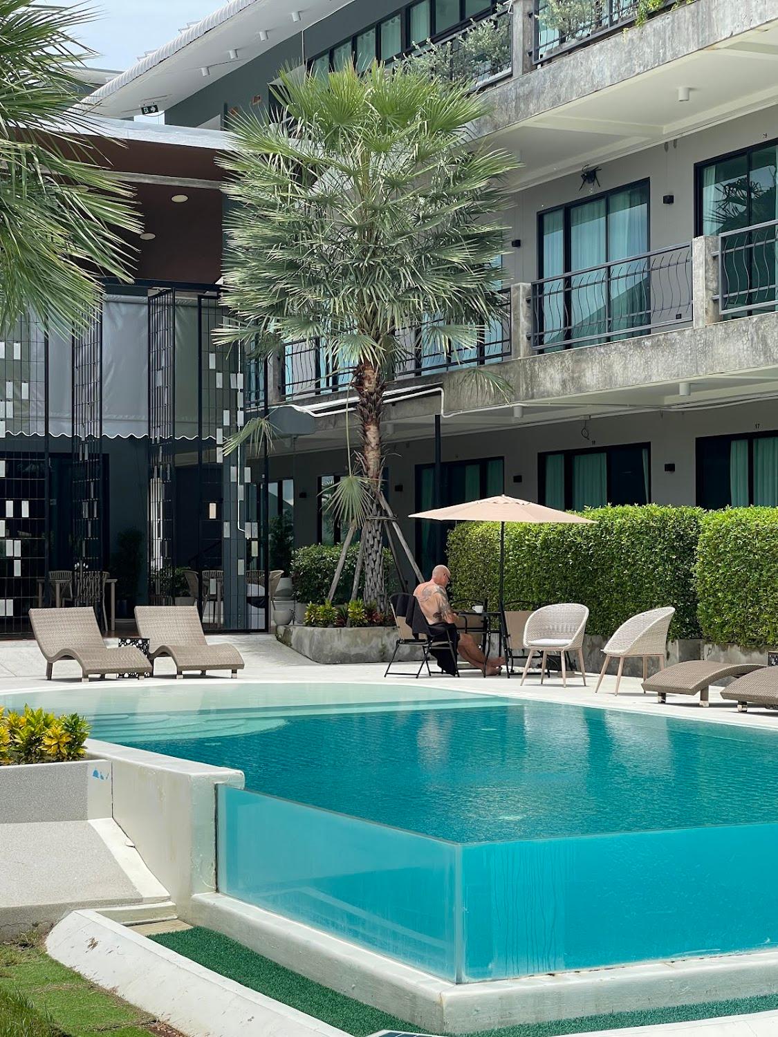 Cover Image for The River Palm Resort