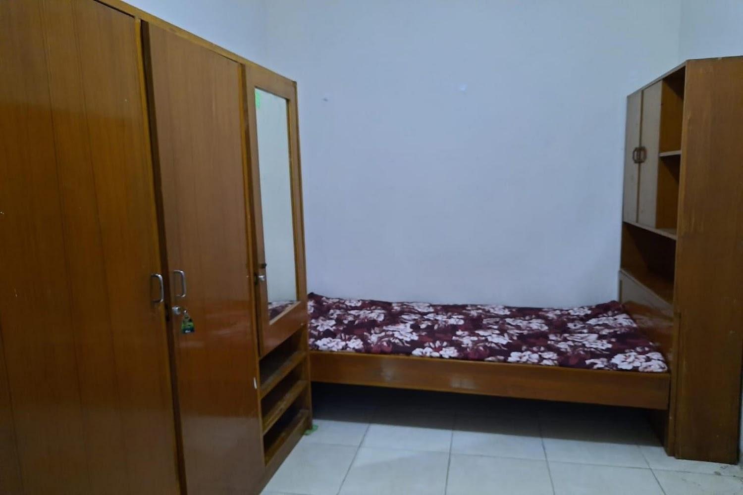 Cover Image for OYO 94119 Pdl Guest House Syariah