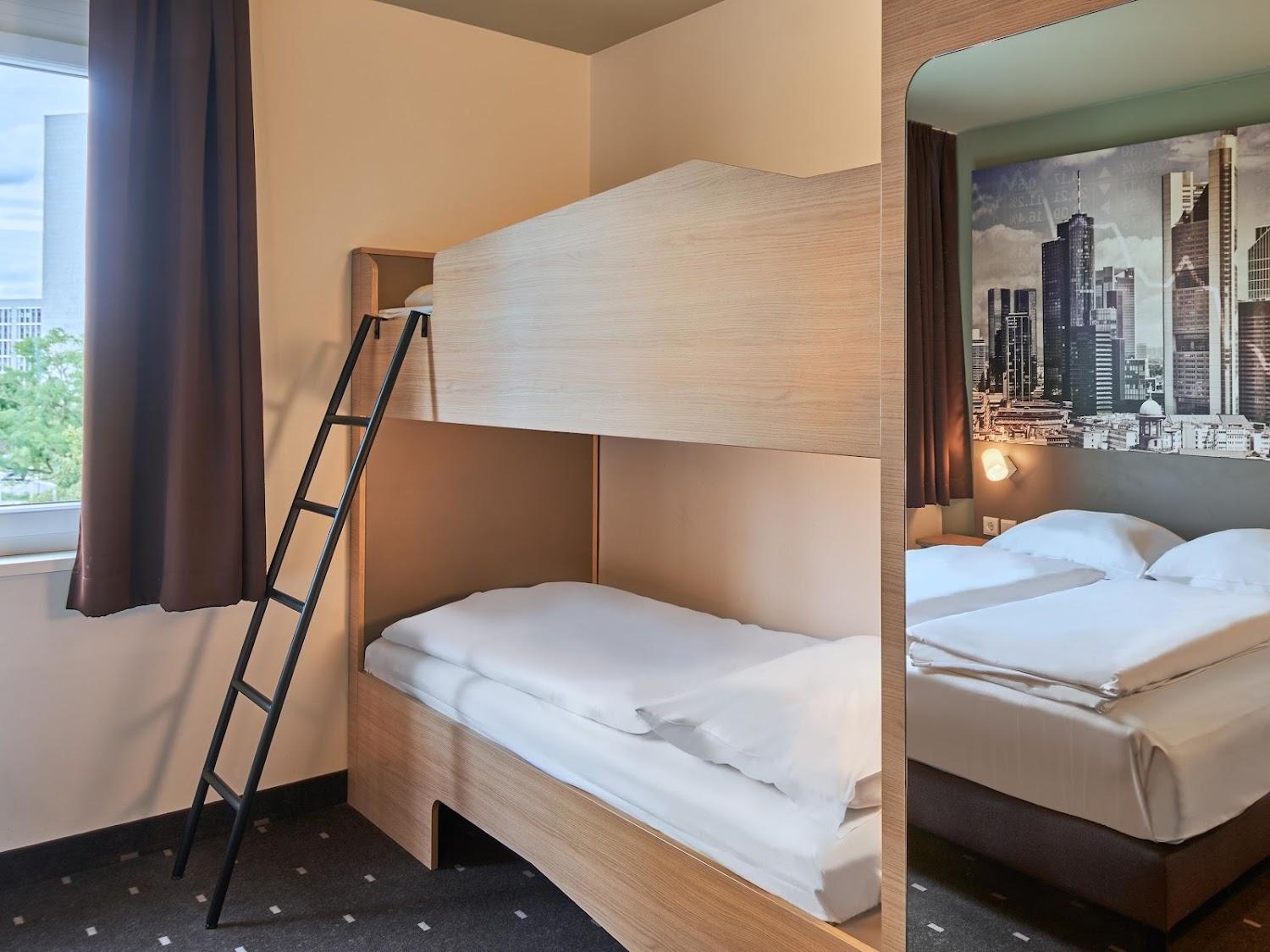 Cover Image for B&B HOTEL Frankfurt-West