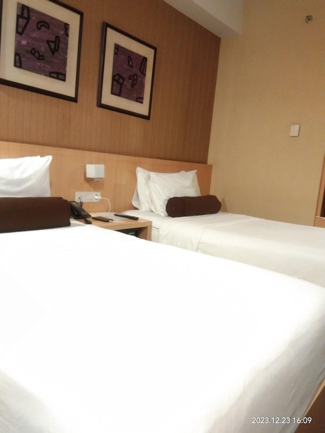 Cover Image for REZ Hotel