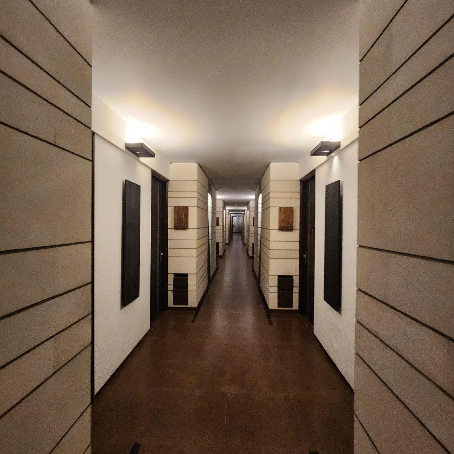 Cover Image for Miers Kuningan, ARTOTEL Curated