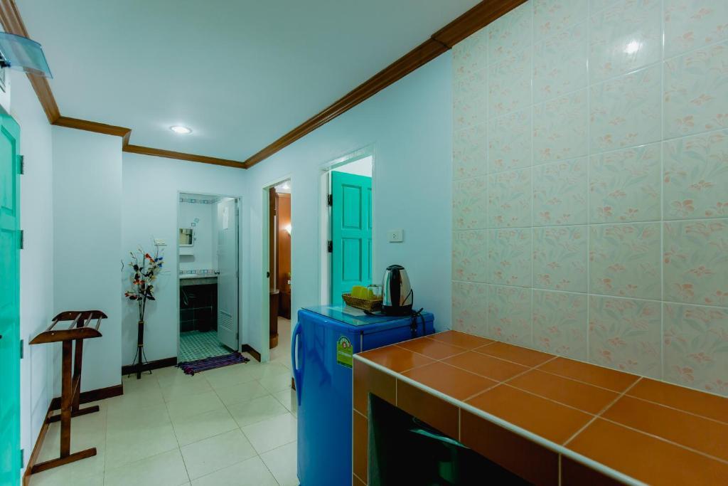 Cover Image for R. K. Guest House