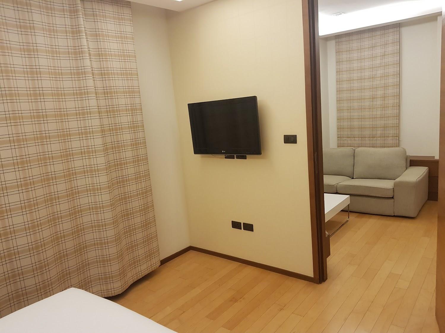 Cover Image for Marvin Suites