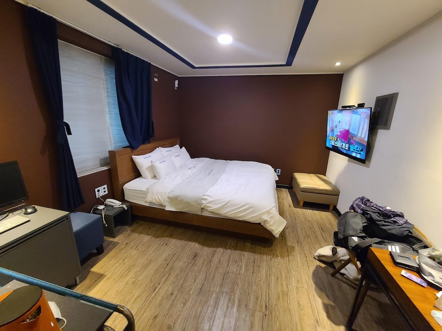 Cover Image for 모노모텔