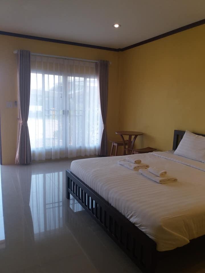 Cover Image for Ruean Bun Raksa Resort : รีสอร์ท เรืองบุญรักษา