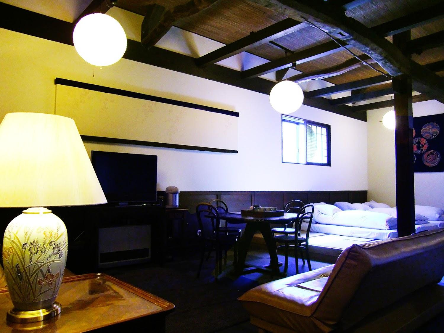 Cover Image for Rickshaw Inn