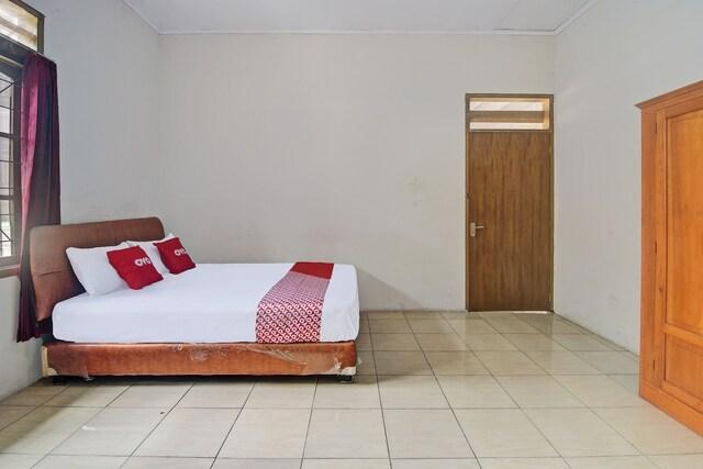 Cover Image for OYO 92041 Hotel Borneo