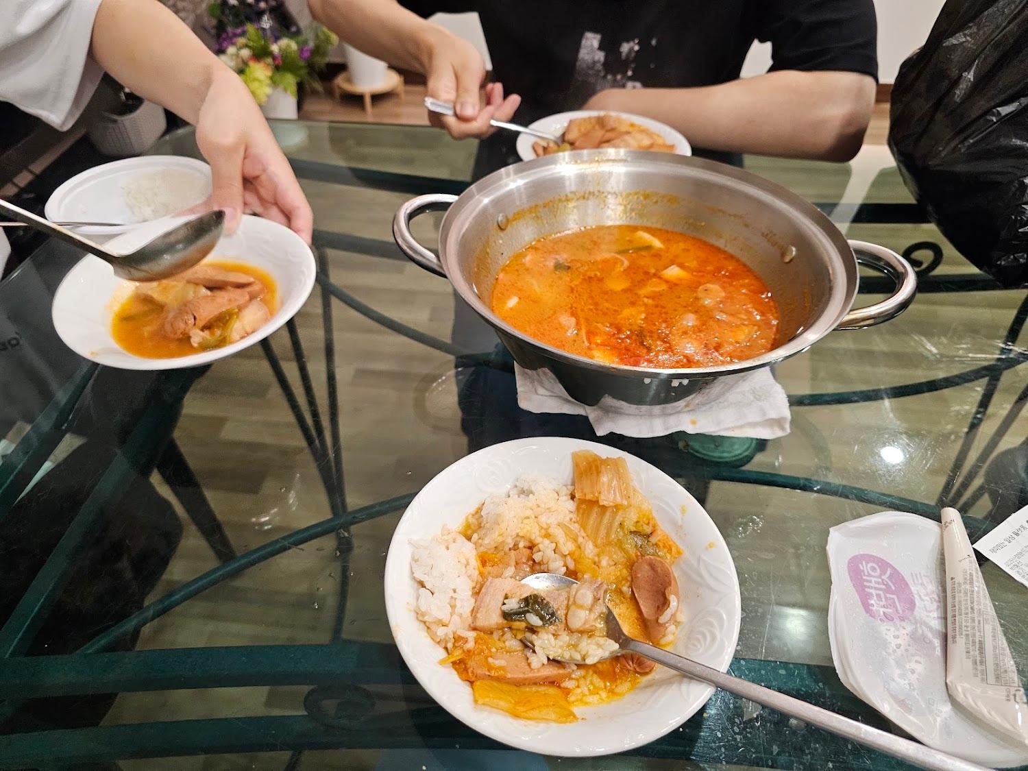 Cover Image for 포천산정호수계곡 늘푸른허브펜션