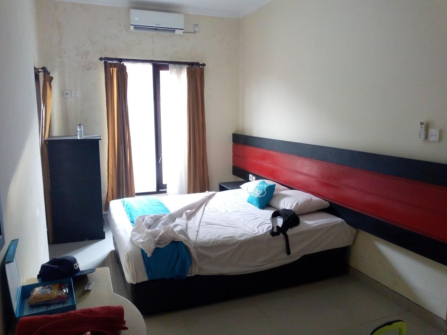 Cover Image for RedDoorz near Beachwalk Mall Kuta
