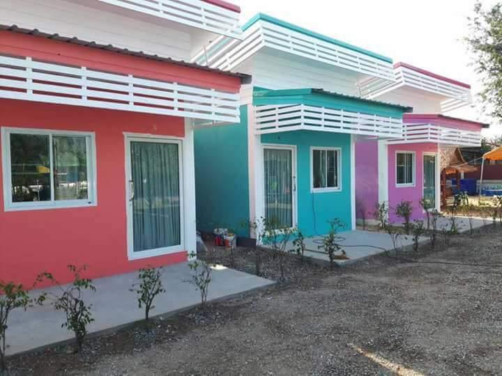Cover Image for Rainbow House Resort
