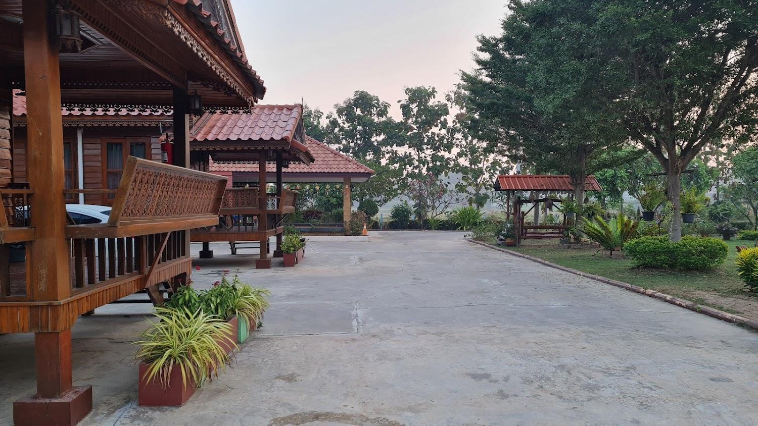 Cover Image for Bank Resort