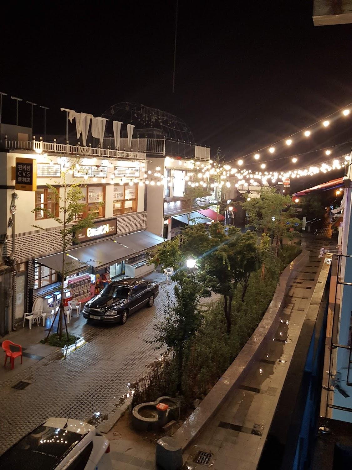 Cover Image for 황실한옥관광호텔