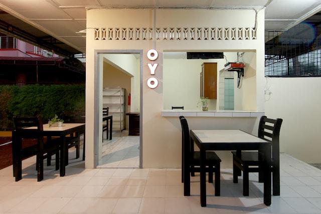 Cover Image for OYO Living 1332 Almonsari Residence