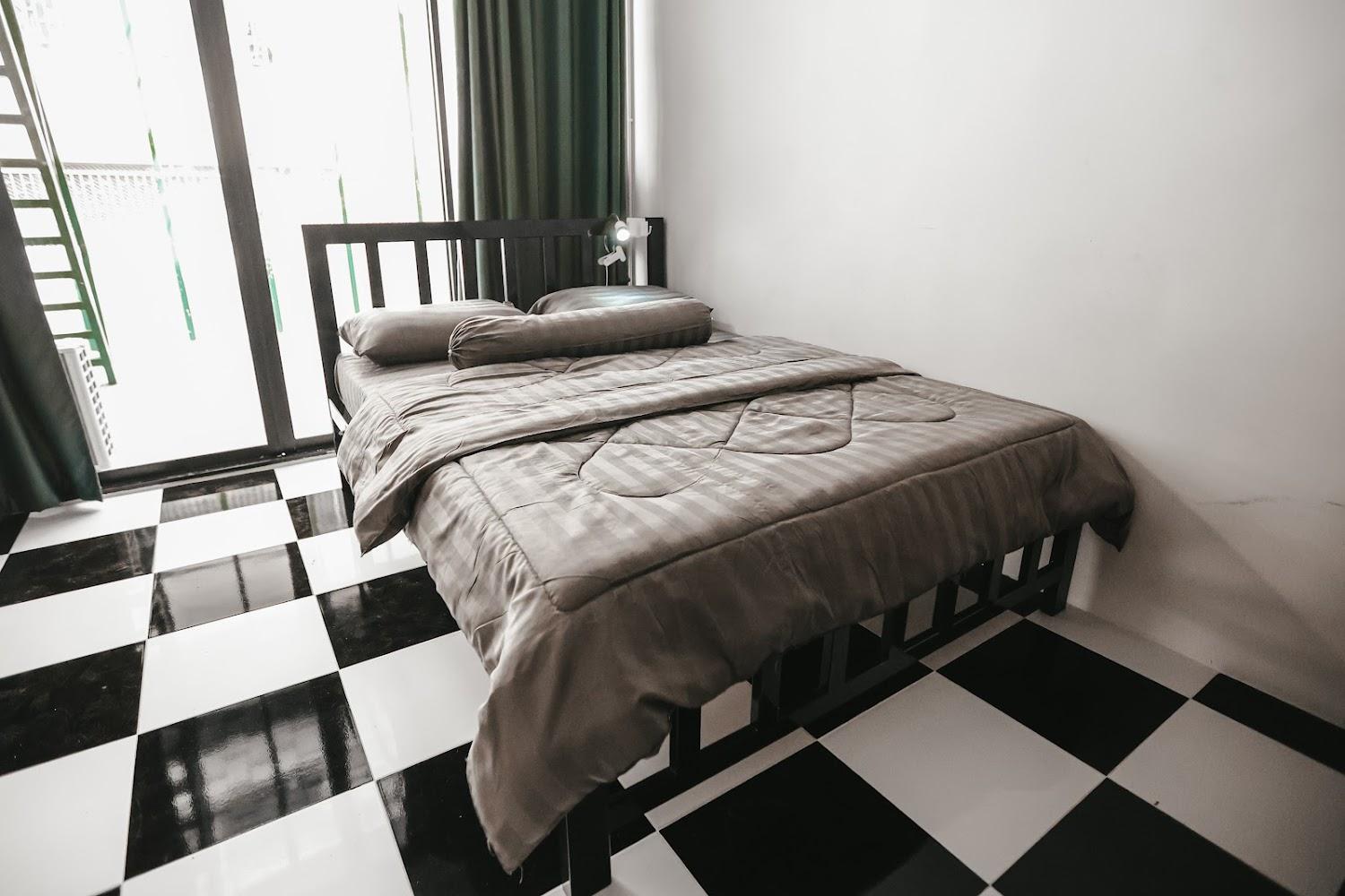 Cover Image for Noir Cafe And Hostel - Chinatown Bangkok. Noir咖啡馆及旅舍 - 曼谷唐人街