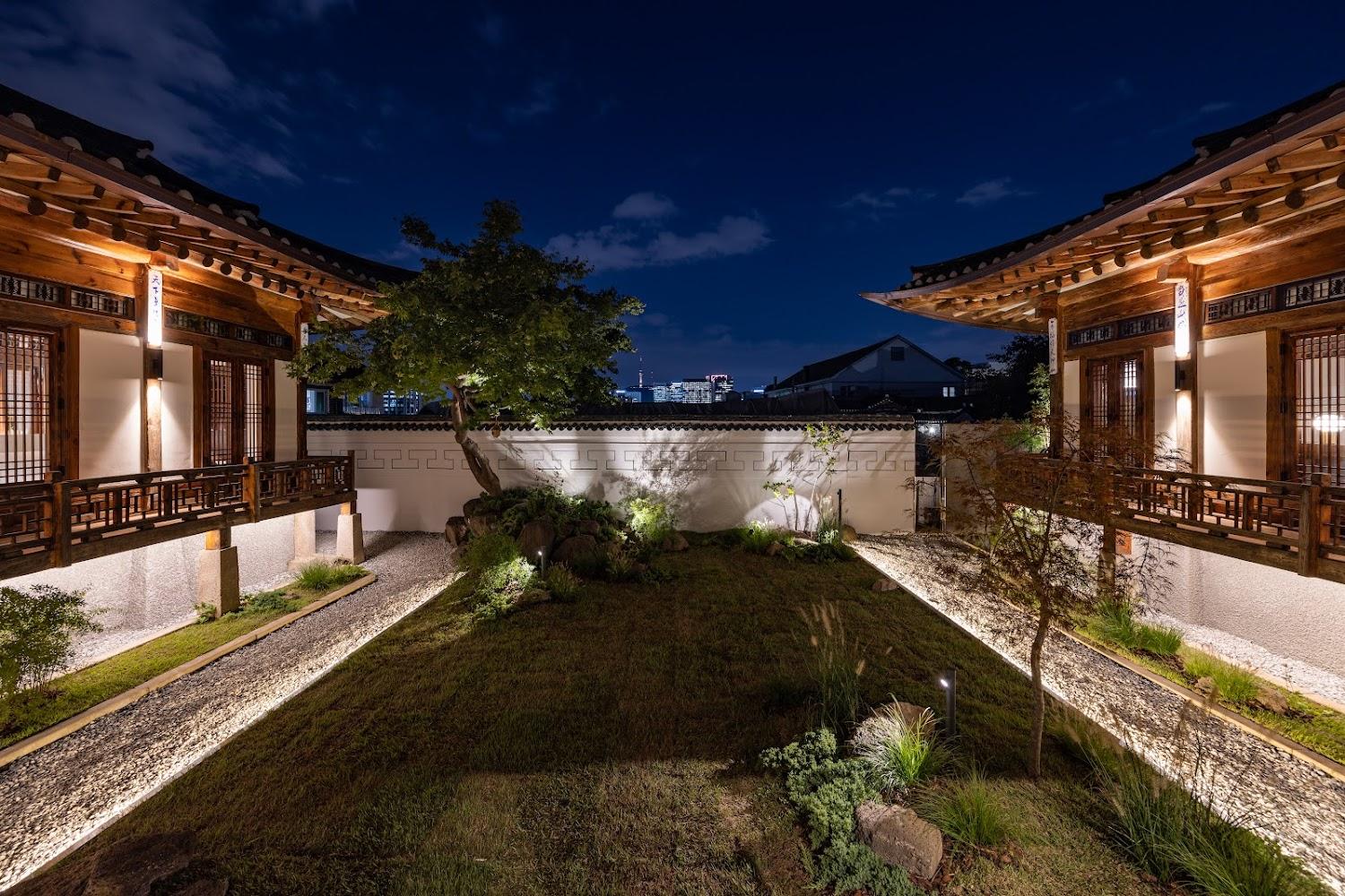 Cover Image for 노스텔지어호텔