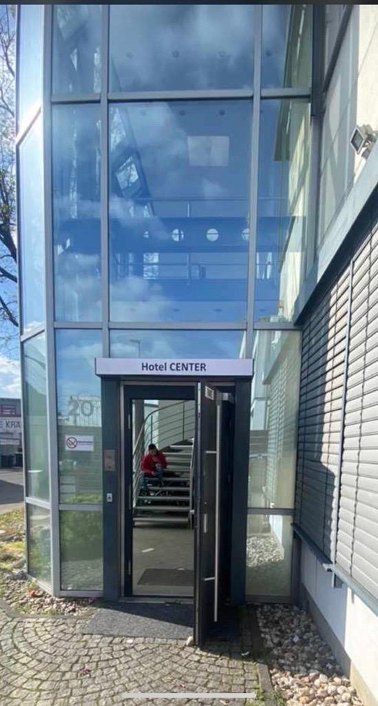 Cover Image for CENTER Hotel