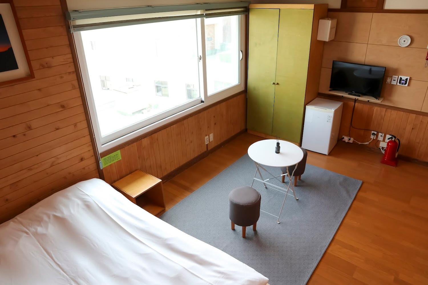 Cover Image for Backpacker's Home