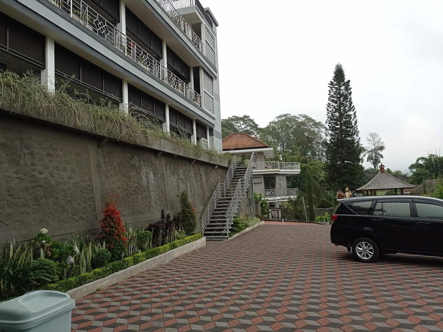 Cover Image for hotel de danau lake view
