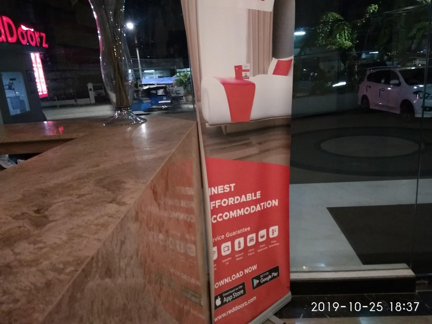 Cover Image for RedDoorz Plus @ Jalan Petojo Utara