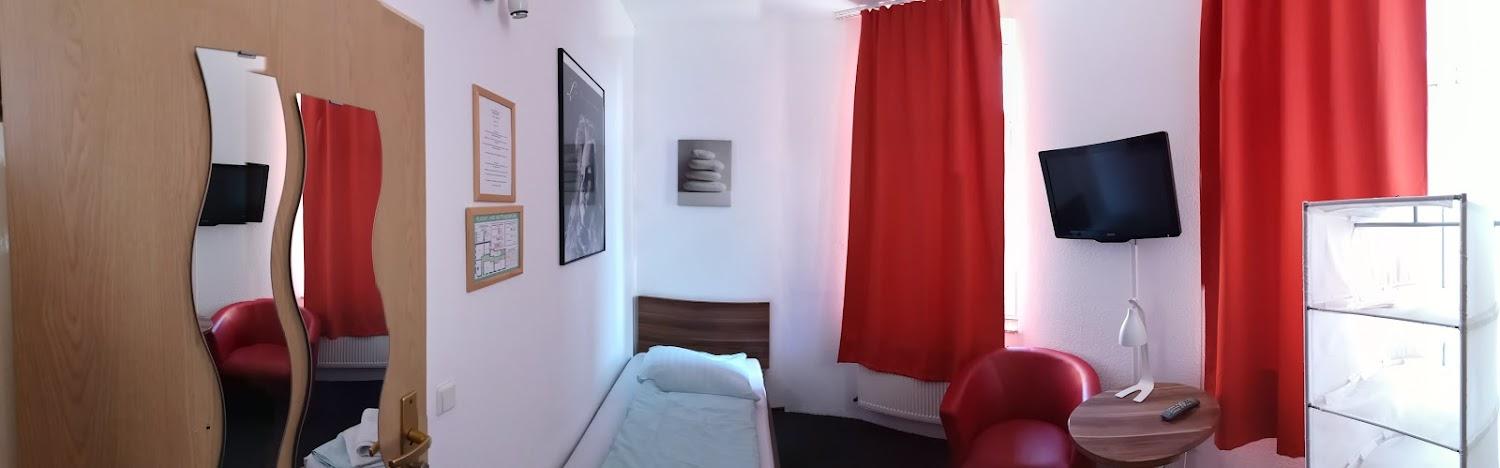 Cover Image for Hotel Goldener Hahn