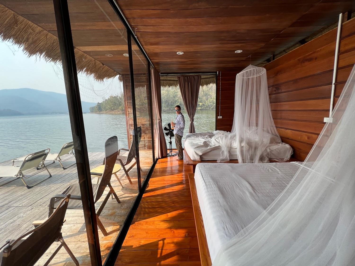 Cover Image for Velaloy Floating Resort