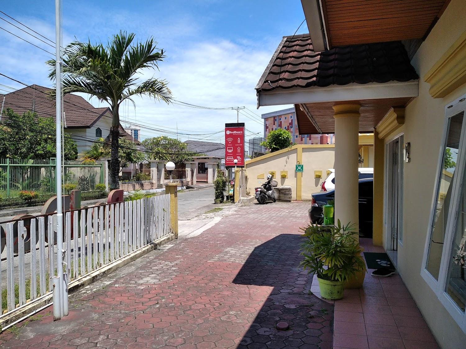 Cover Image for RedDoorz Syariah near Taman Bekapai 2