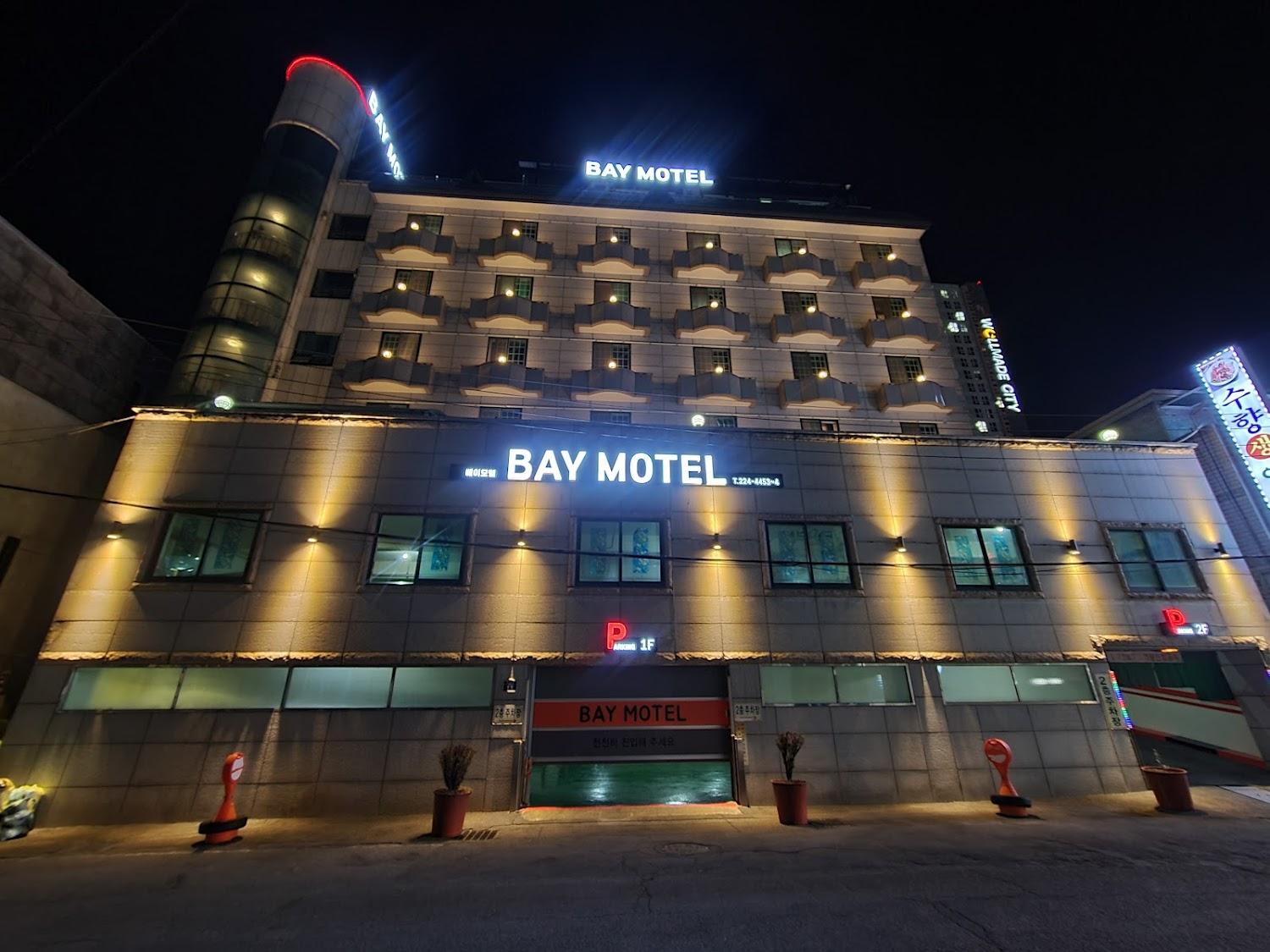 Cover Image for Bay Motel