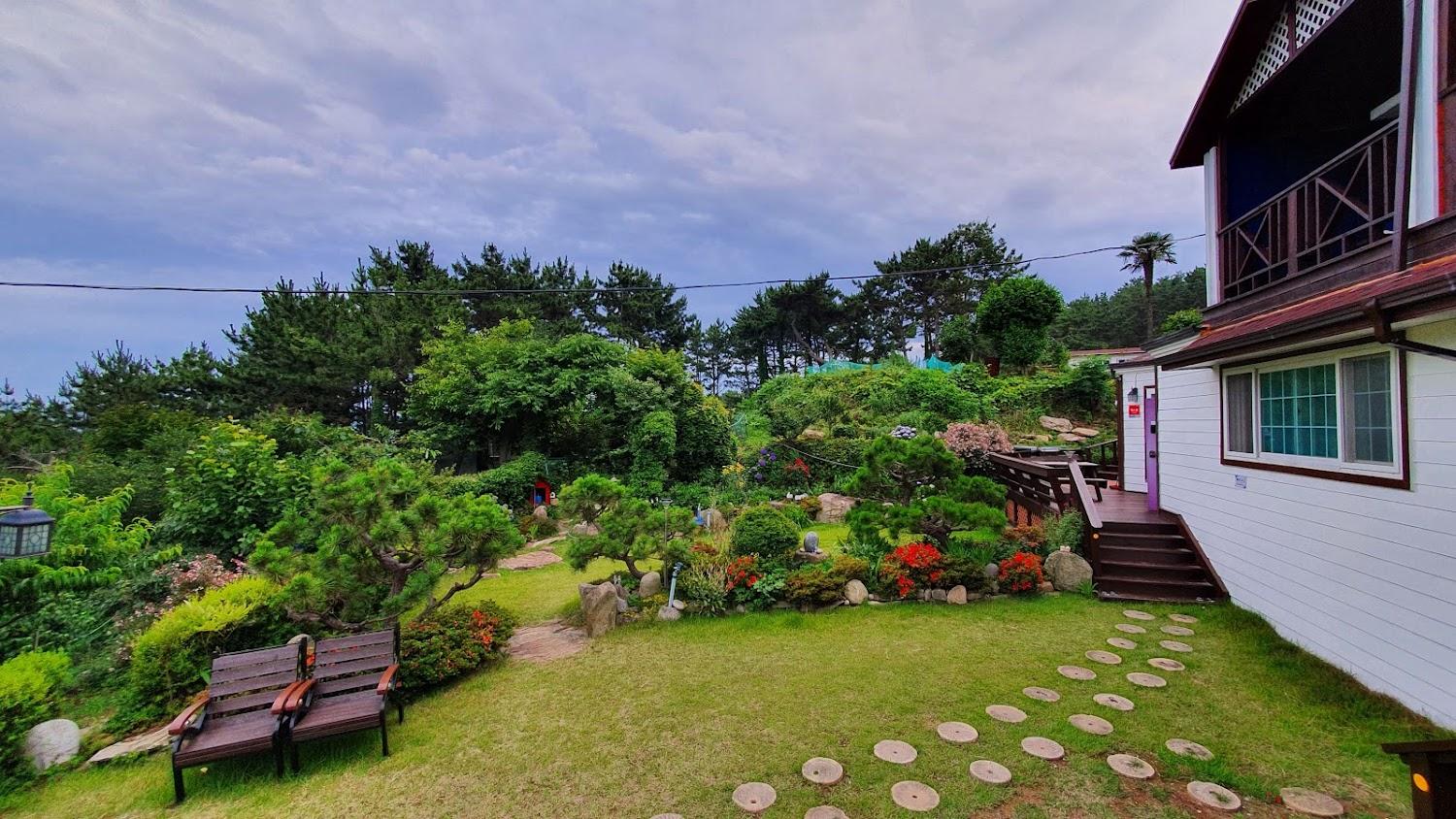 Cover Image for 거제 여행스케치펜션