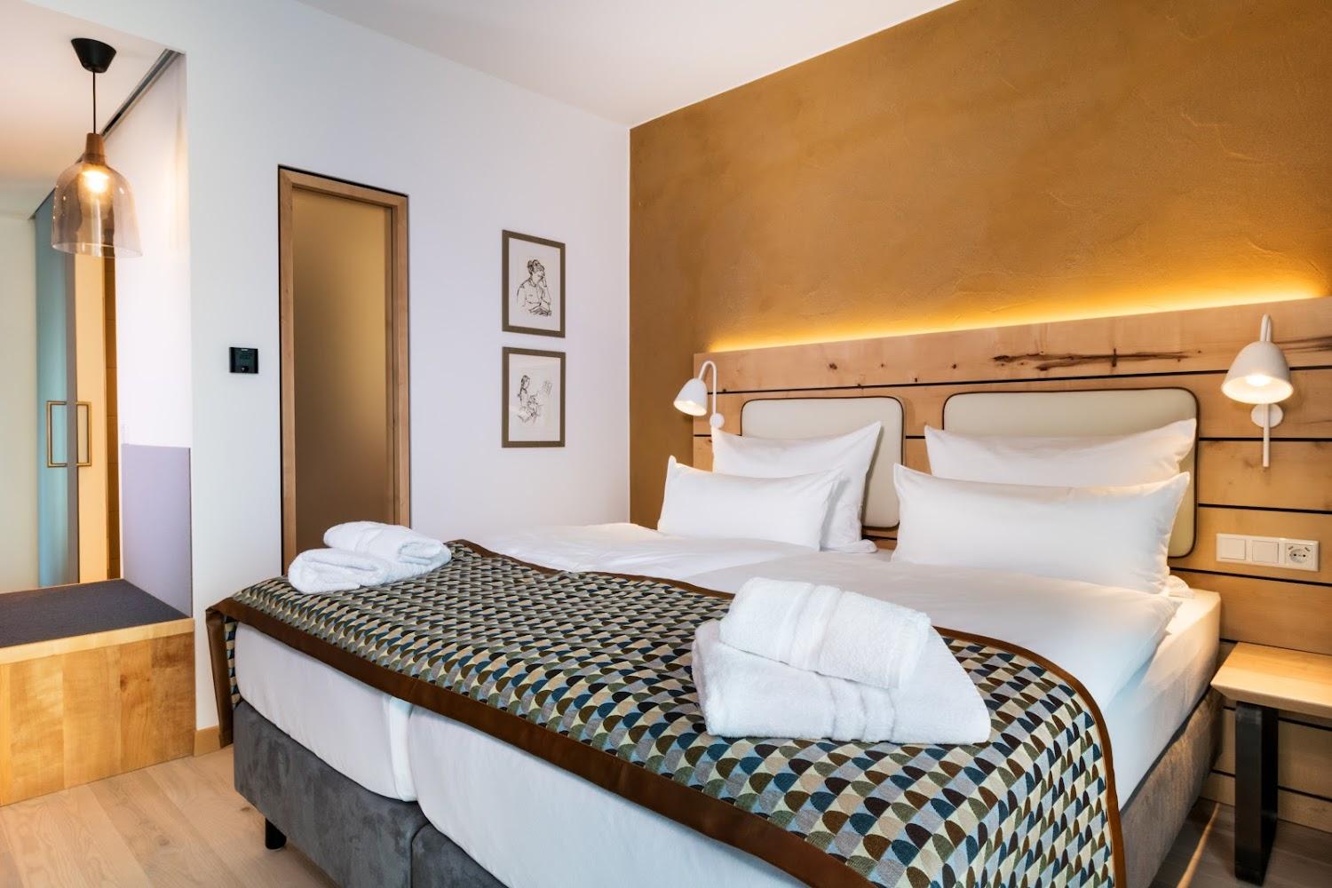 Cover Image for Walhalla Hotel Regensburg @ Hoeferer