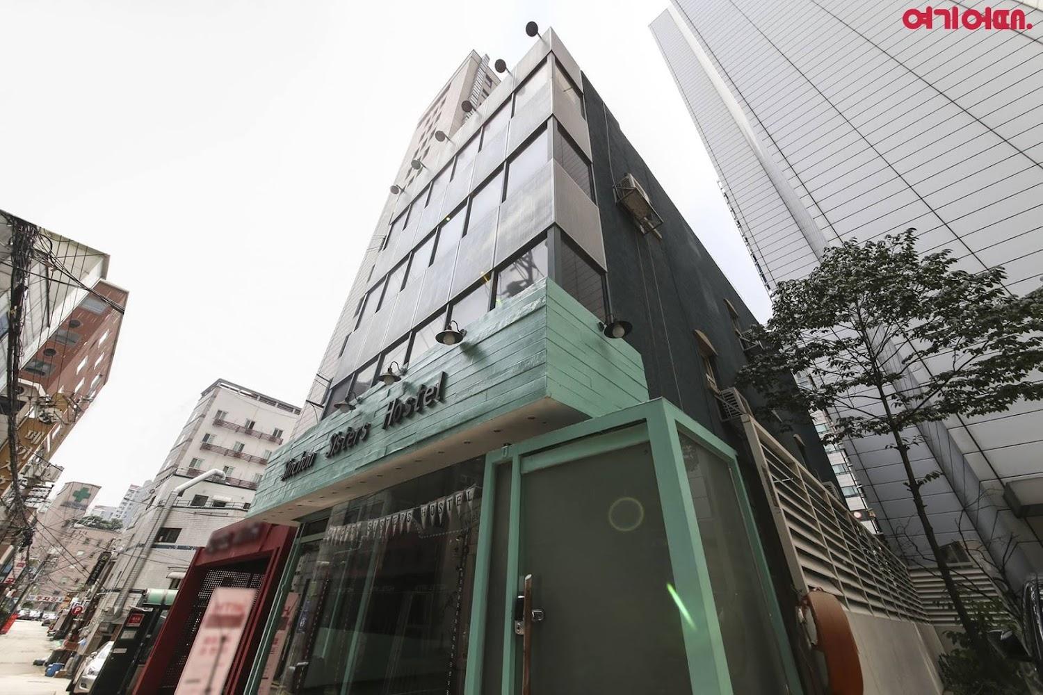 Cover Image for Sinchon Sisters Hostel