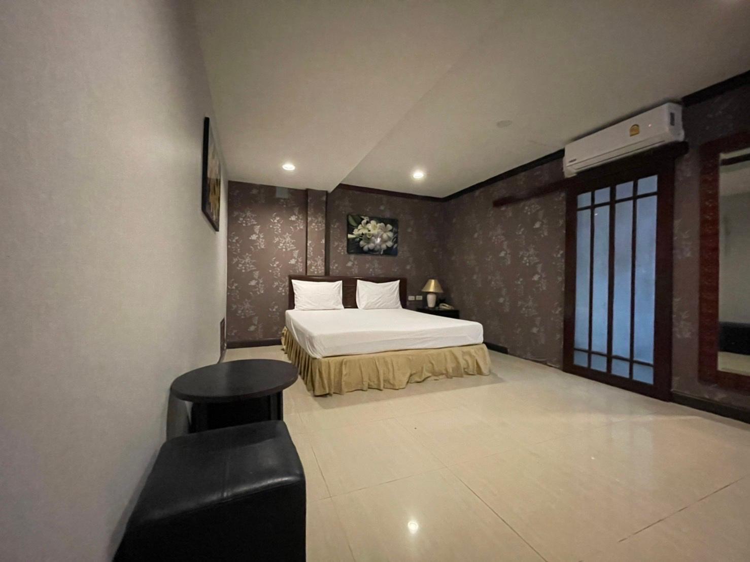 Cover Image for Le Residence