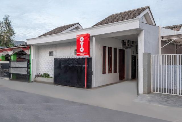 Cover Image for OYO Life 2391 Baladewa Residence Syariah