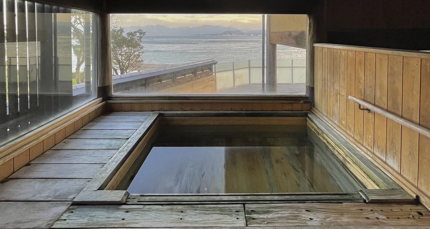 Cover Image for いけす料理・海宿 千年松