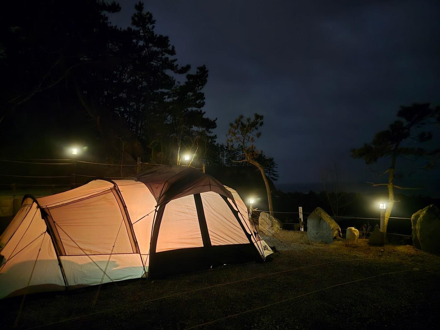 Cover Image for 파도와노을캠핑장
