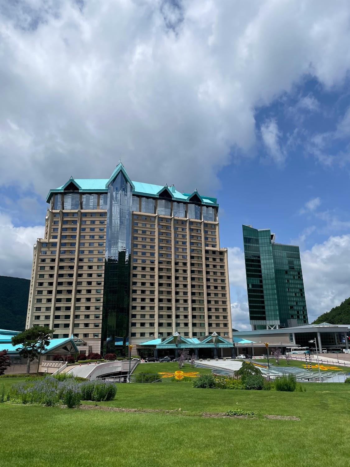 Cover Image for High1 Grand Hotel
