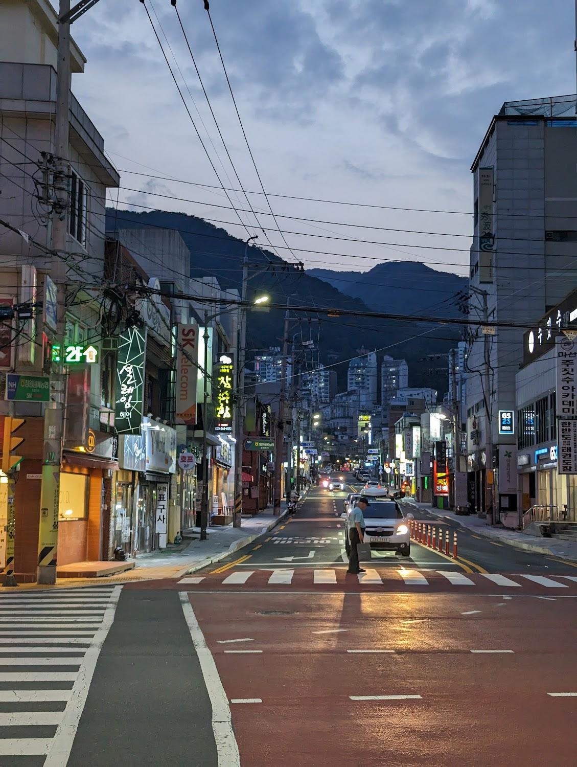 Cover Image for 퍼스트클래스호텔