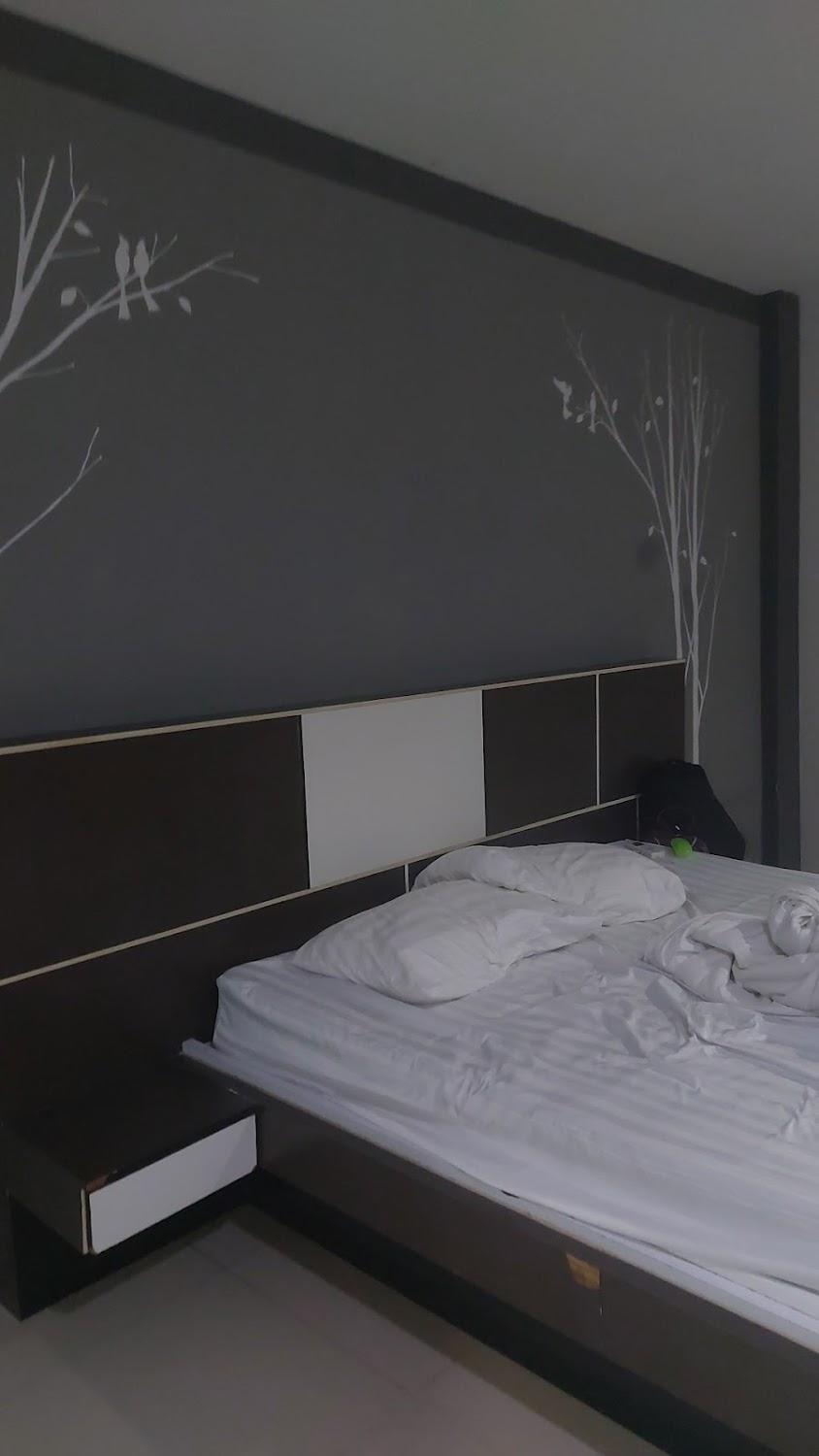 Cover Image for Rom Buri Place Hotel