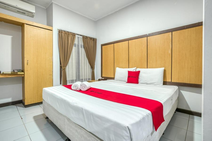 Cover Image for RedDoorz Premium @ Grand Prioritas Hotel Puncak