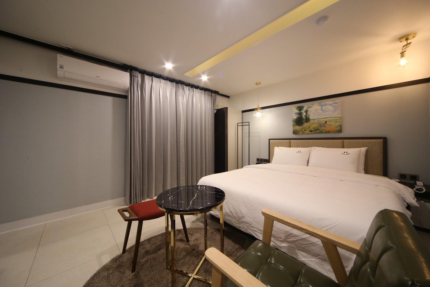 Cover Image for Hotel Onna