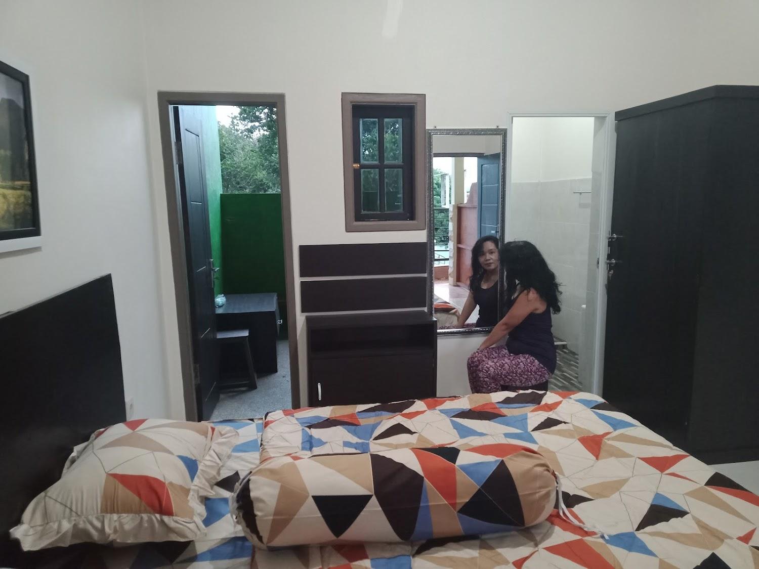 Cover Image for Pine tree villa, kost sejuk adem