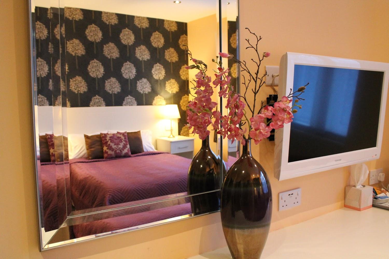 Cover Image for Abbey House Hotel Reading