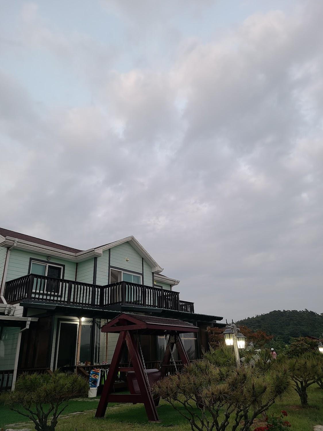 Cover Image for 팬션아침바다